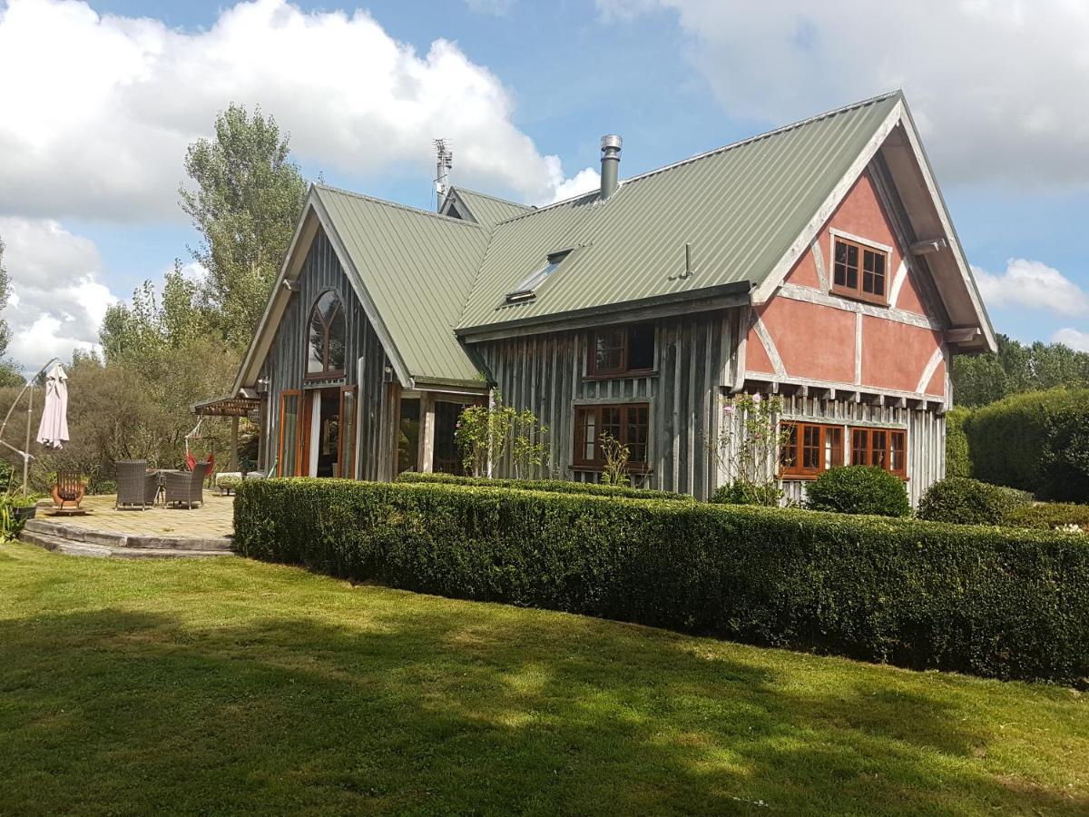 Streamside Country Manor Bed & Breakfast Walton Exterior photo